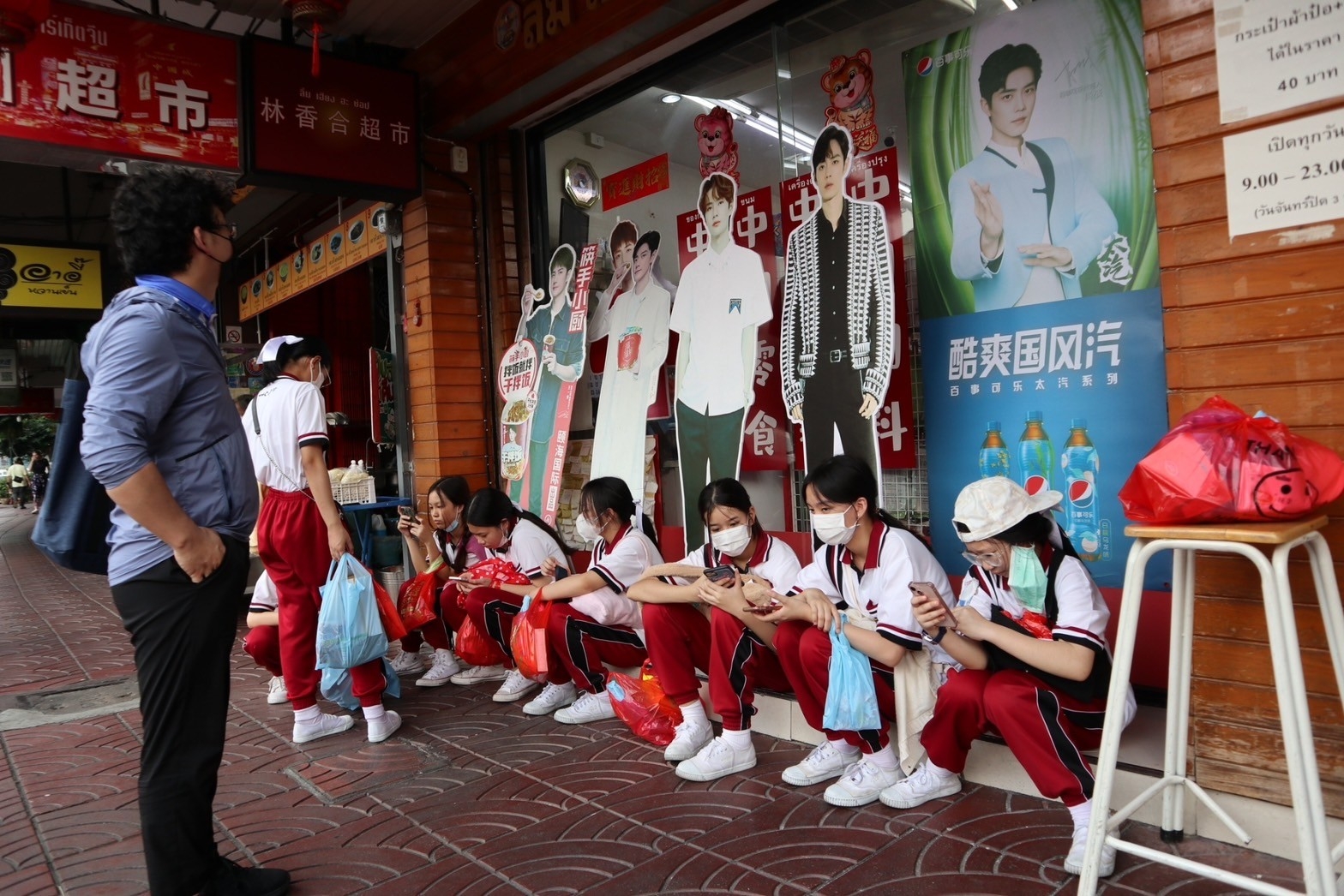 LINE_ALBUM_C-COM_221207_3