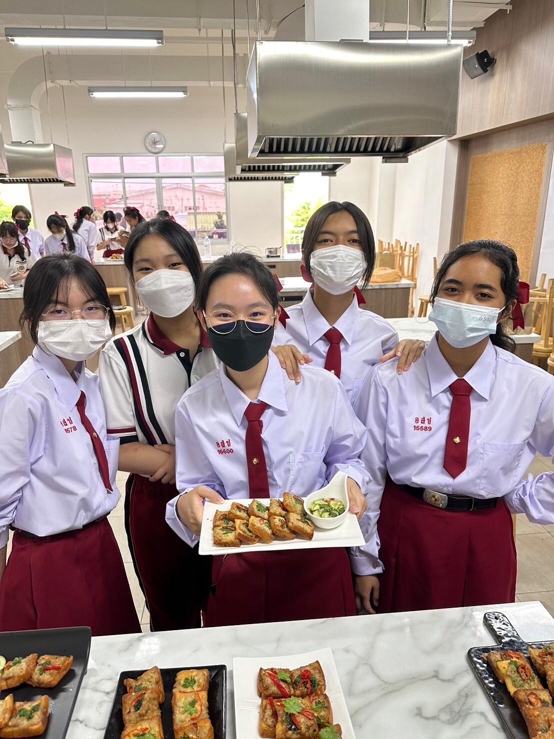 LINE_ALBUM_230606_0