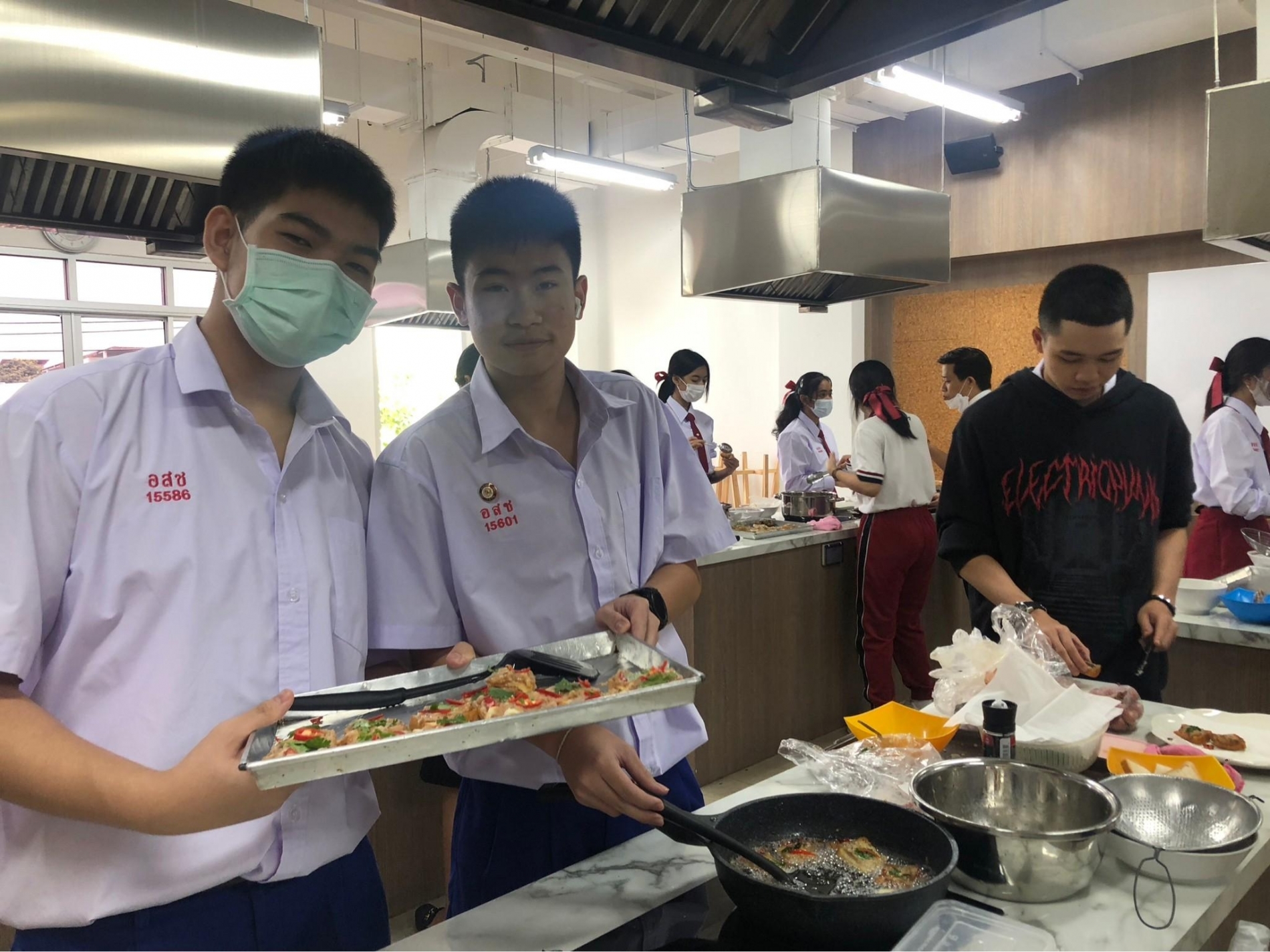 LINE_ALBUM_230606_10