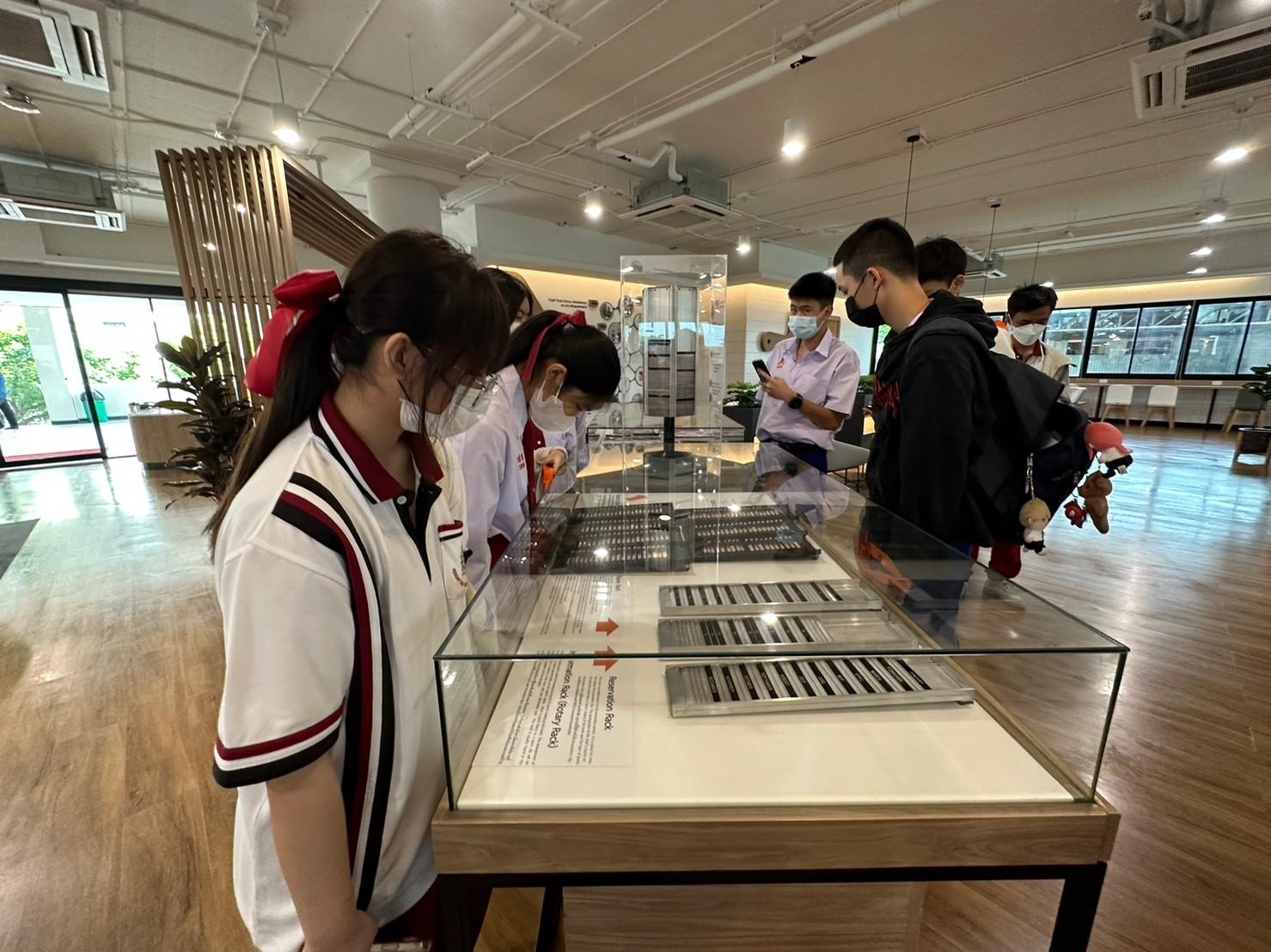 LINE_ALBUM_230606_130