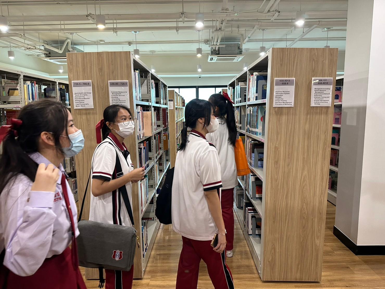 LINE_ALBUM_230606_133