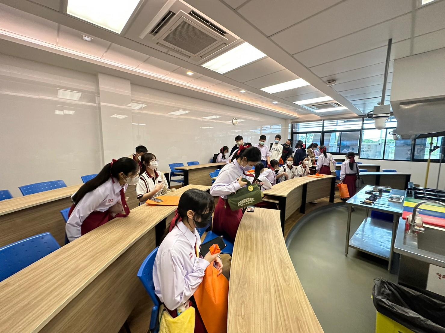 LINE_ALBUM_230606_138