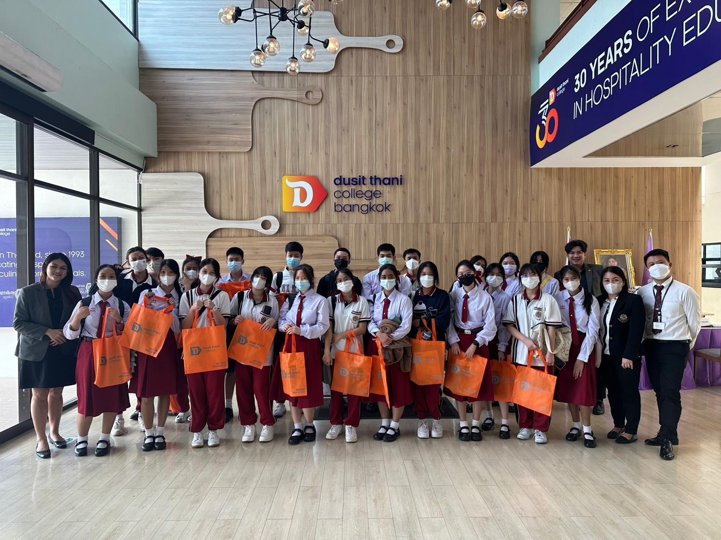 LINE_ALBUM_230606_149