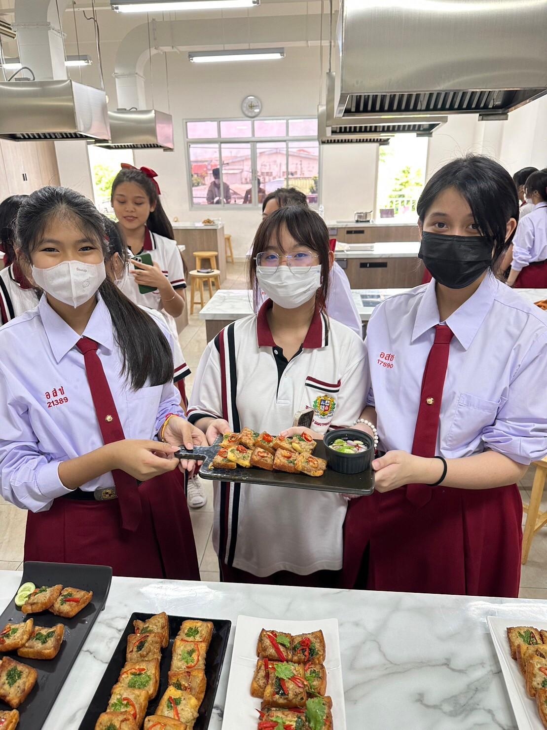 LINE_ALBUM_230606_1