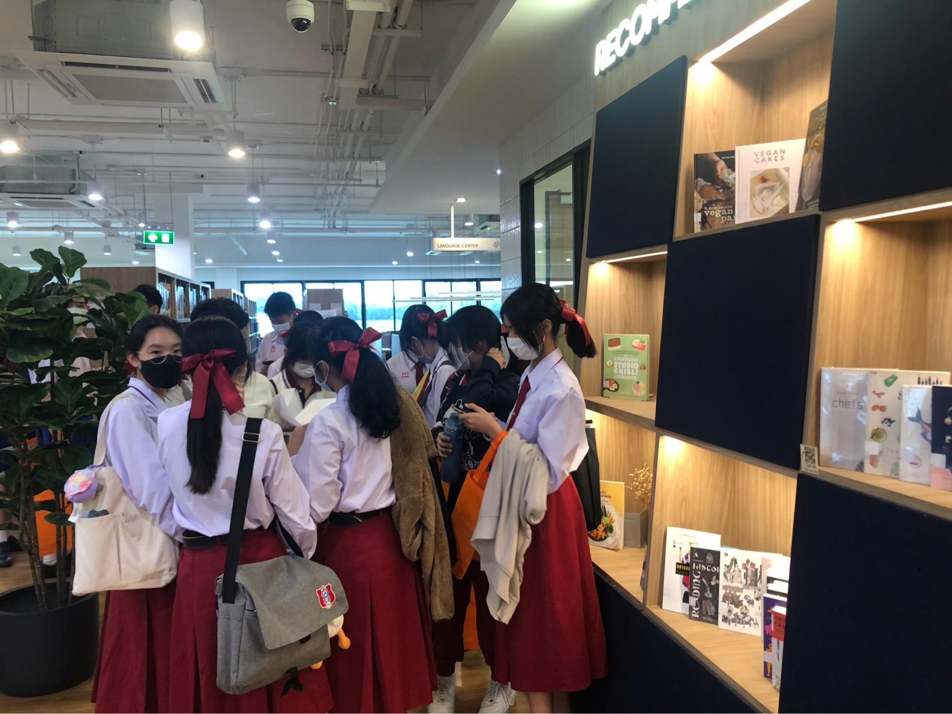 LINE_ALBUM_230606_53