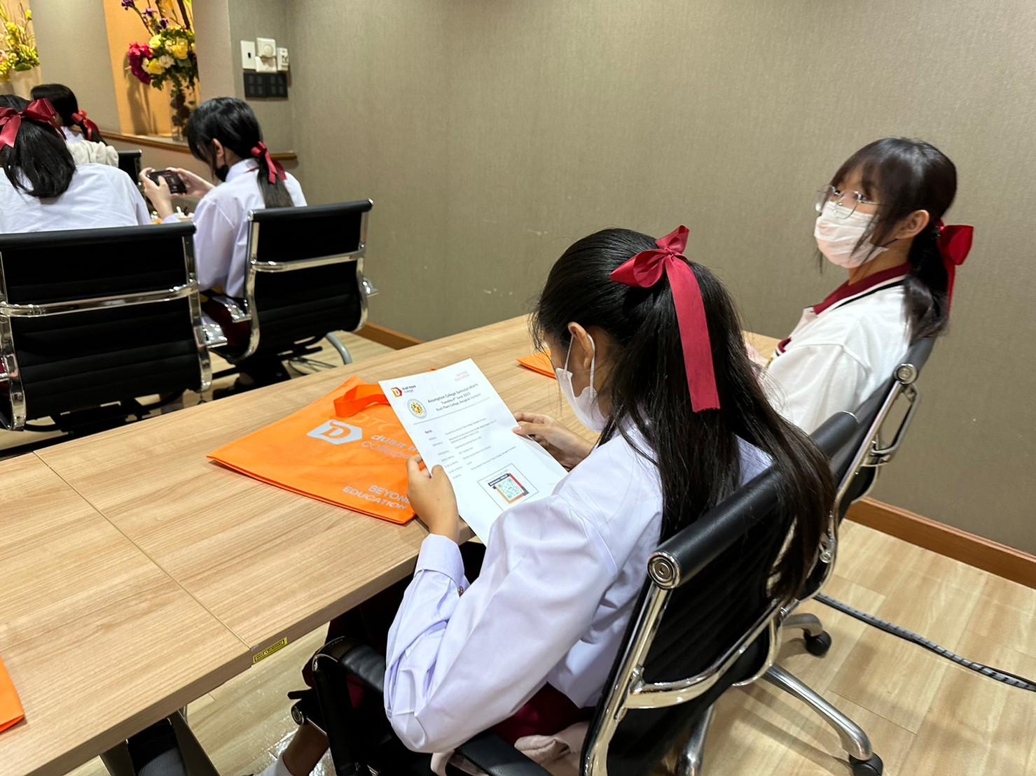 LINE_ALBUM_230606_62