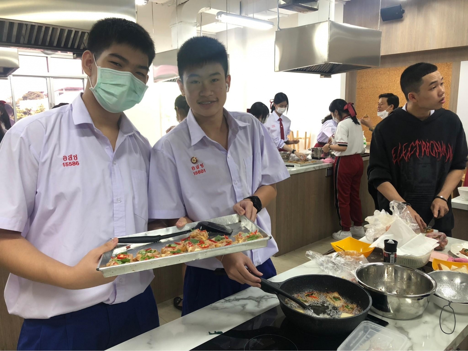 LINE_ALBUM_230606_9