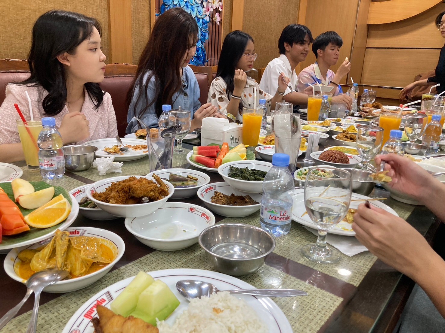 LINE_ALBUM_230606_18