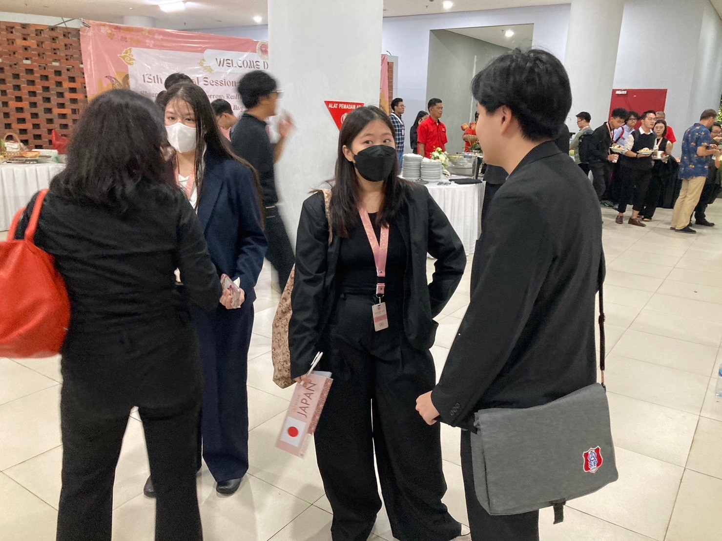 LINE_ALBUM_230606_37