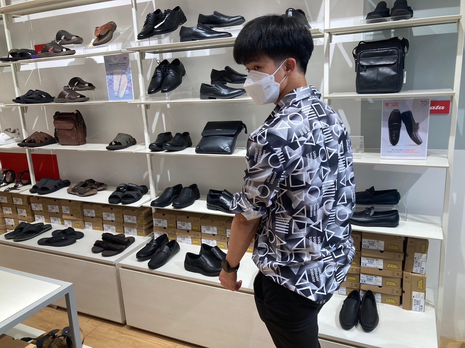 LINE_ALBUM_230606_70