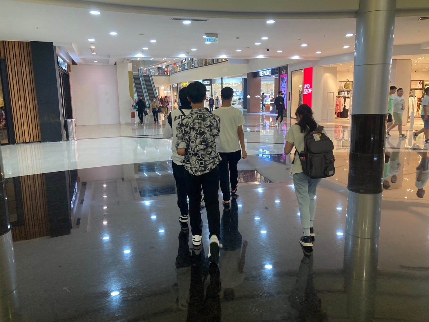 LINE_ALBUM_230606_71