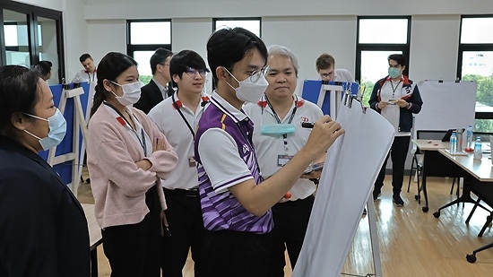 LINE_ALBUM_230803_0
