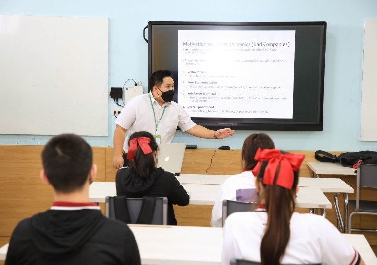 ACSP EP in collaboration with Panyapiwat Institute of Management (PIM) planned various activities and projects for Secondary 4 students who chose to study Mathematics-Business Administration.