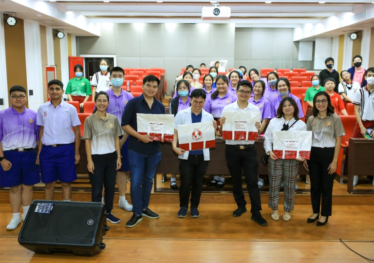 Albert Lawrence Hall – English Program led by Ms. Jiraporn Jittham, EP Head, and Ms. Kanokwan Kaewmak, Head of EP Academics, held the EP Project: Looking for the Future. 