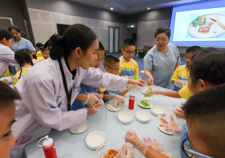 July 9, 2019 Educational field trip of students from Primary 3/7 and 3/8 in SIKARIN hospital. The purpose of this field trip to a hospital serves several important purposes for primary students. 