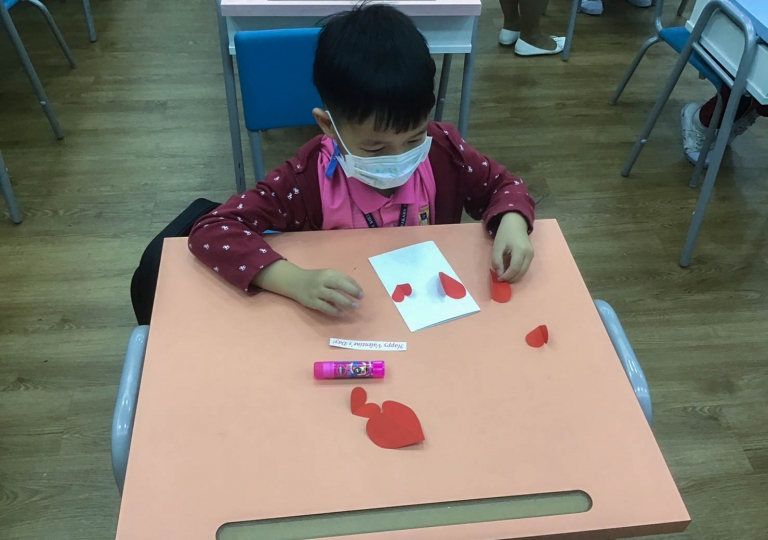 Primary 1 learners shared their love for Valentine’s day celebration by their own Valentine’s Day cards to give to a person of their choice, either a teacher, friend, or a family member February 12, 2021.
