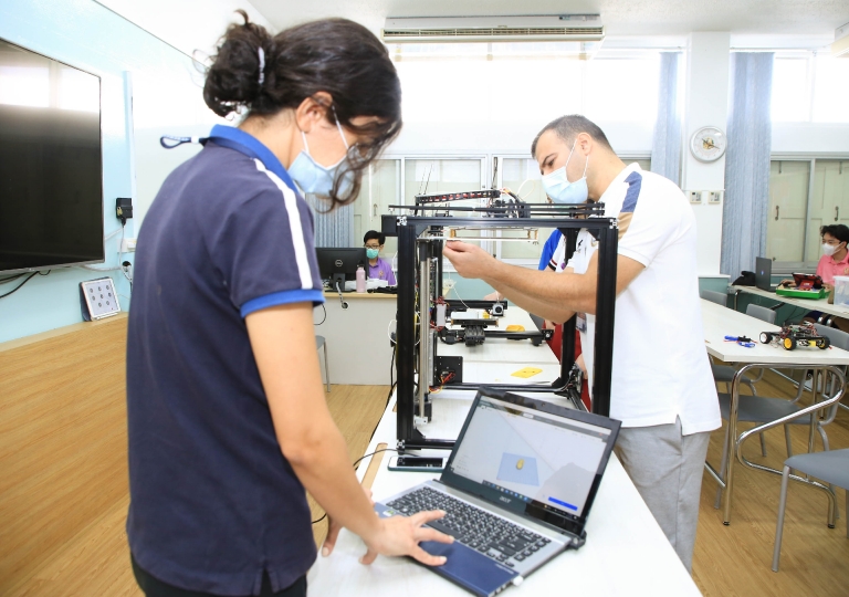 Secondary 2 students had some fun in the 3D printing: Design Your Art activity in their Robotics class with Mr. Saeed Ghorbannejad and Sahar Khodashenas.