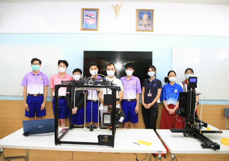 Secondary 2 students had some fun in the 3D printing: Design Your Art activity in their Robotics class with Mr. Saeed Ghorbannejad and Sahar Khodashenas.