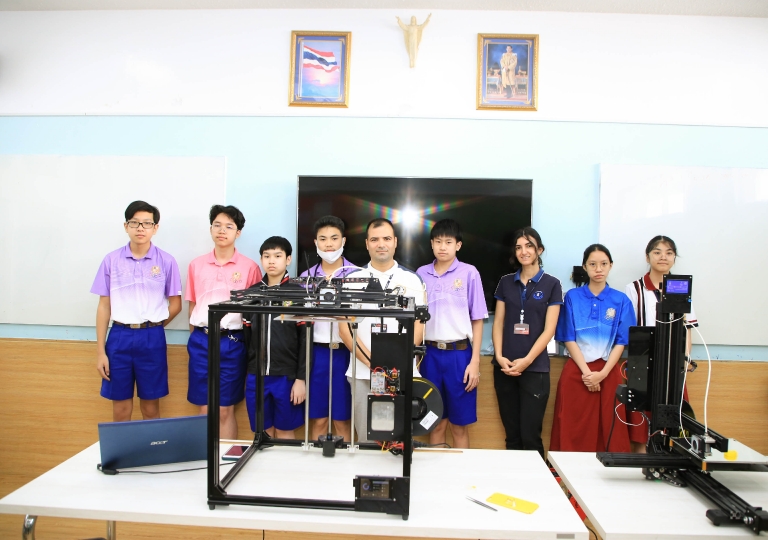 Secondary 2 students had some fun in the 3D printing: Design Your Art activity in their Robotics class with Mr. Saeed Ghorbannejad and Sahar Khodashenas.