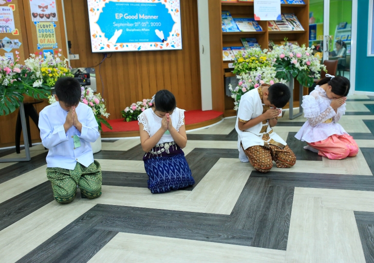 St. Gabriel Building – EP Primary 1 to Secondary 6 students will learn how to conduct oneself through Thai Etiquette Training: How to ‘Wai’ properly organized and planned by EP Discipline Affairs and Student Ambassador, September to October, 2020.