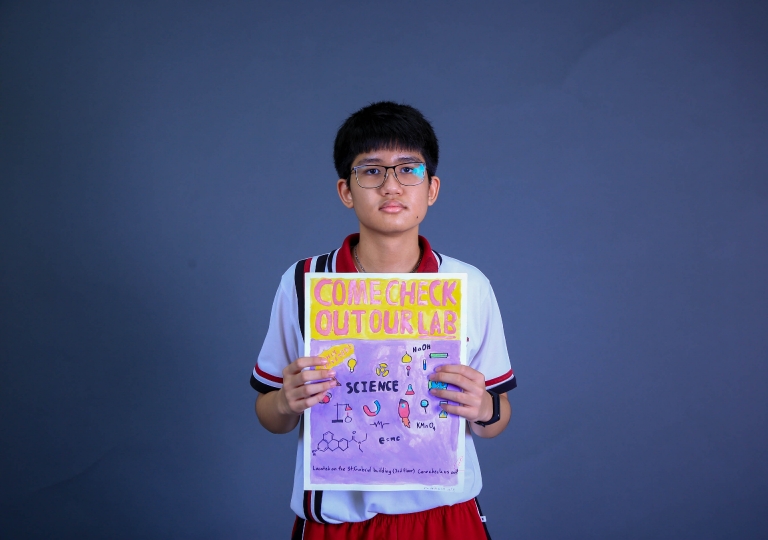 St. Gabriel Building – Secondary 3 students with the help of Mr. Sarawut, S3 Art subject teacher, showcased their creativity through making a poster with the theme Covid-19 Risk Prevention, September 16, 2020.