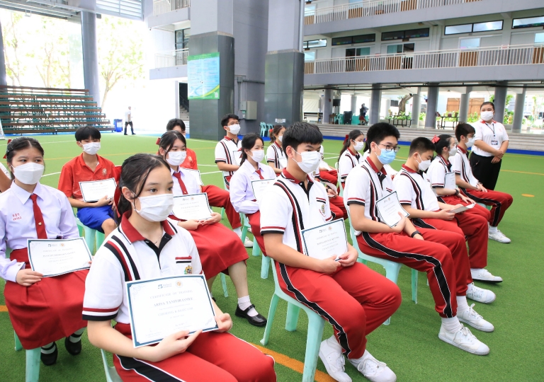  Everyone Can Be a Hero in coordination with Sikarin Hospital from 4 July – 24 August. There were 3 goals set for this project: students from Primary 1 to Secondary 6 had to attend the lecture on “Choking: First Aid and CPR (resuscitation)”