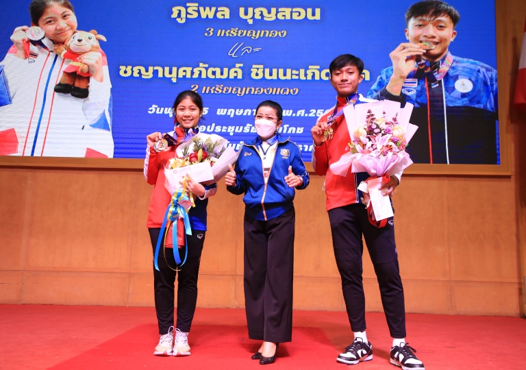 ACSP celebrated the historical victory of the 2 promising athletes; Mr. Puriphon Boonsorn or “Bew,” Secondary 5/4 and Chayanutphat Shinnakerdchoke or “Acair” of EP Secondary 6/8 in the 31ST SEA GAMES VIETNAM: May 2021