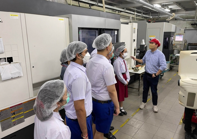 ACSP EP is committed to its educational goal, ‘Goal to university’, by taking a step further and giving the opportunity for our students to experience real-life working environments through the ‘Apprenticeship Program’ for Secondary 6. 