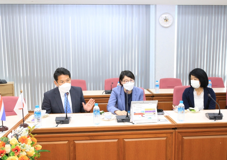 ACSP led by Bro. Manit Sakonthawat, Vice Director, welcomed 2 distinguished visitors from Kanto Gakuin Mutsuura (KGM), Japan, Mr. Tsutomu Nakata, KGM Vice Director and Ms. Miho Tsutsui, General manager GLE class