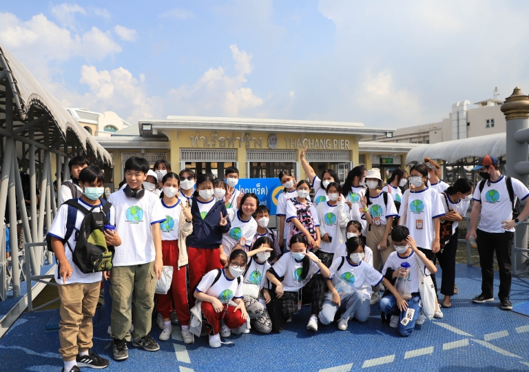 EGL (English as a Global Language) students from Secondary 1-3 went on a study trip to the Emerald Buddha and Grand Palace in Bangkok on 30 November 2022.