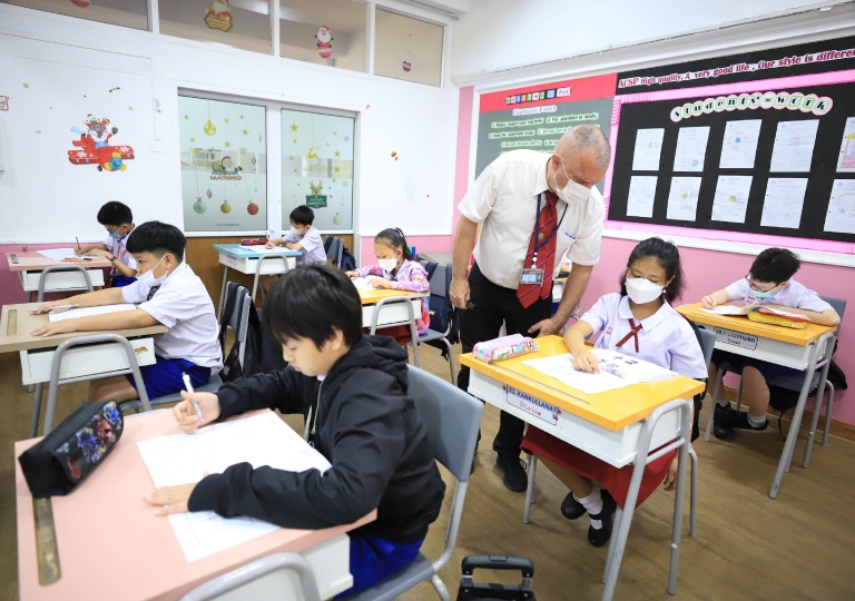 English Program held Cambridge Checkpoint Mock Tests for Primary 3 to Secondary 3 on 7-9 February. Students were assessed in 3 subjects: English as a Second Language, Mathematics, and Science.