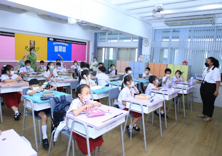 English Program invited MUIC professor and teacher observation expert Mr. Adriano Quieti, MA, for the Annual External Teachers’ Observation project to conduct professional teaching observations for teachers.