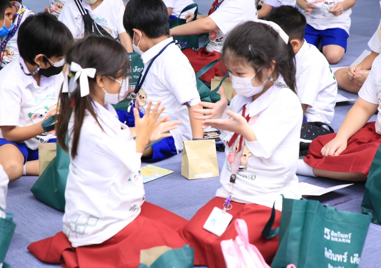 Primary 3 students, led by Ms. Siriwan Yuthongkham, Head of Discipline EP, Ms. Premrudee Kritcharoen, Head of Level 1 Discipline, together with P3 teachers went for “Be inspired, I want to be a physician” educational trip at Sikarin Hospital on 30th Augus