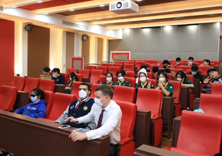 LINE_ALBUM_230210_69