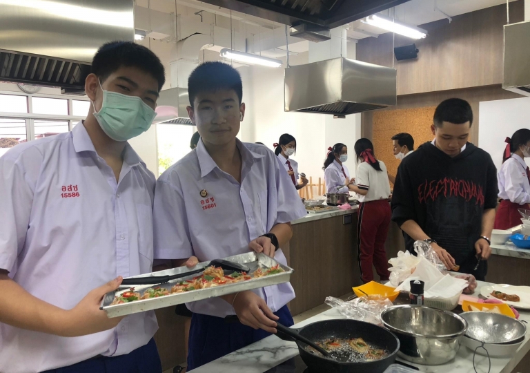 LINE_ALBUM_230606_10