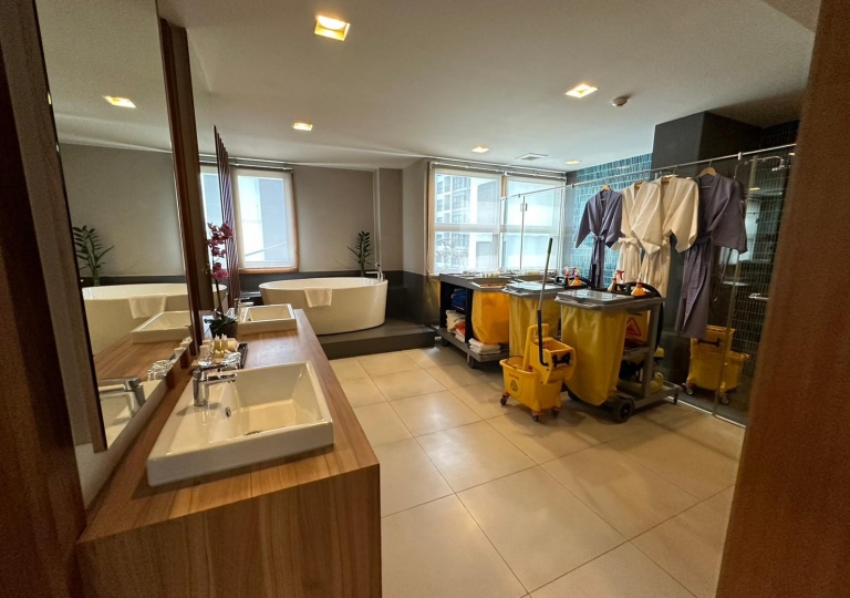 LINE_ALBUM_230606_116