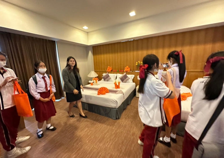 LINE_ALBUM_230606_120