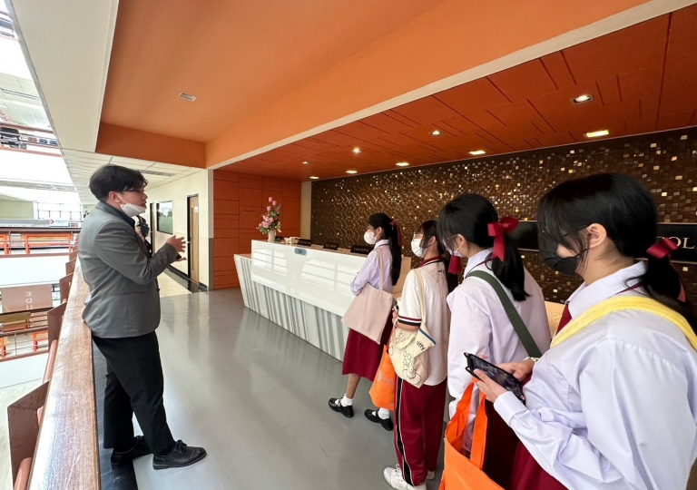 LINE_ALBUM_230606_125