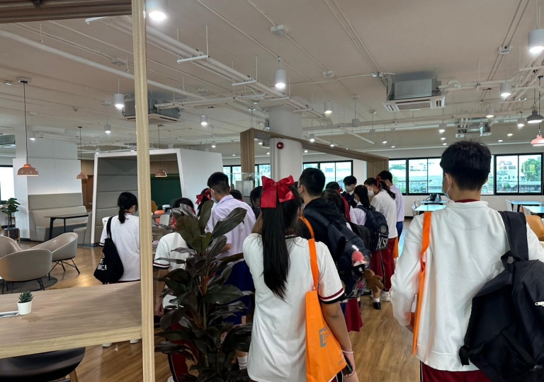 LINE_ALBUM_230606_129