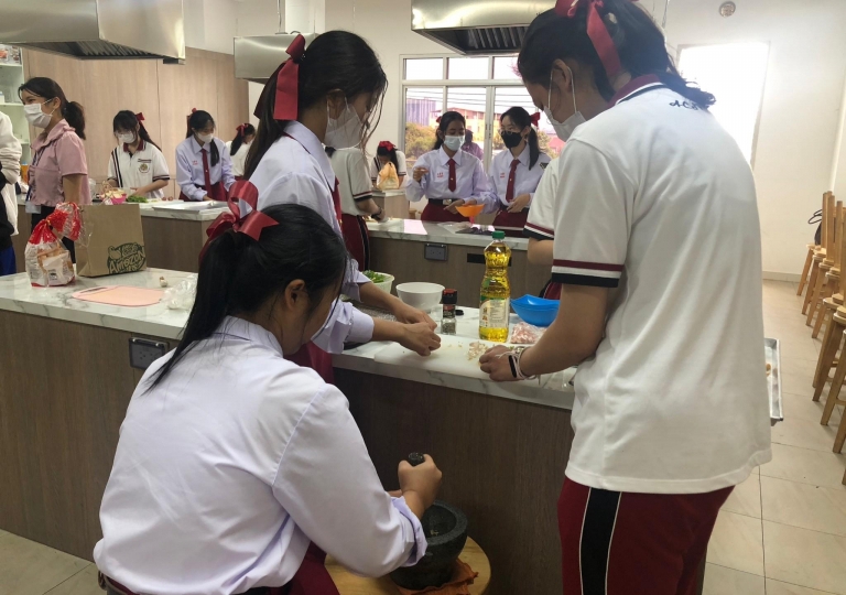 LINE_ALBUM_230606_12