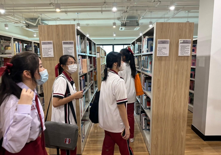 ACSP English Program in coordination with Dusit Thani College organised the DTC Campus tour on 6 June 2023 to inspire twenty-four Secondary 4 students who selected Trendy Culinary as their Free Elective.