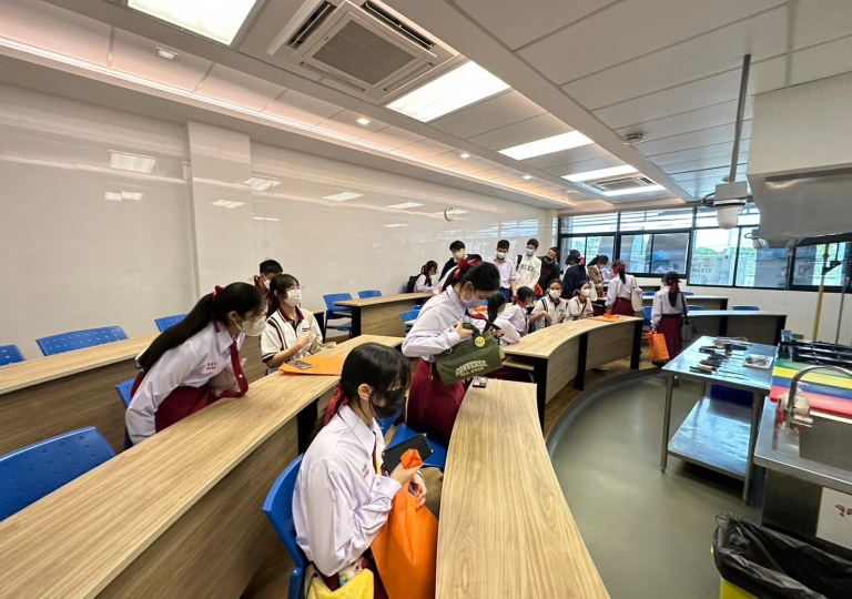 LINE_ALBUM_230606_138