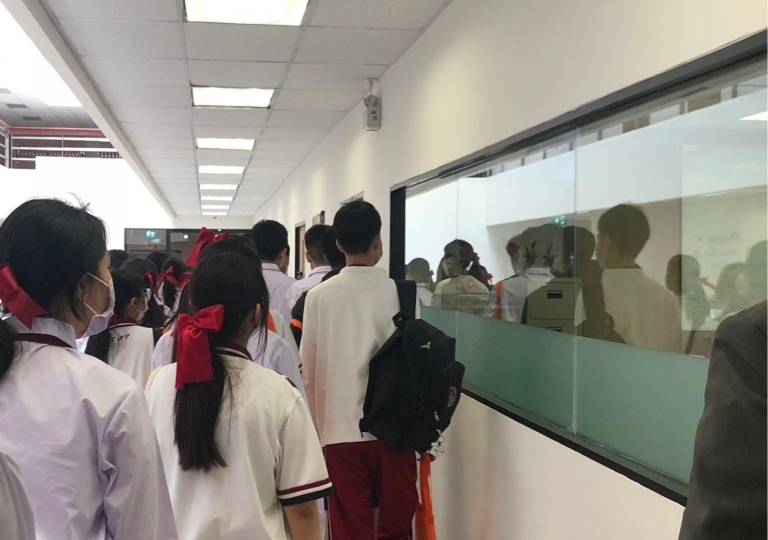 LINE_ALBUM_230606_44