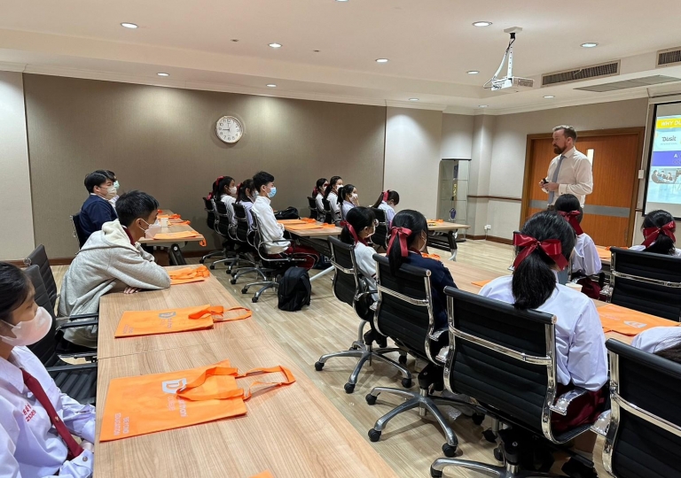 ACSP English Program in coordination with Dusit Thani College organised the DTC Campus tour on 6 June 2023 to inspire twenty-four Secondary 4 students who selected Trendy Culinary as their Free Elective.