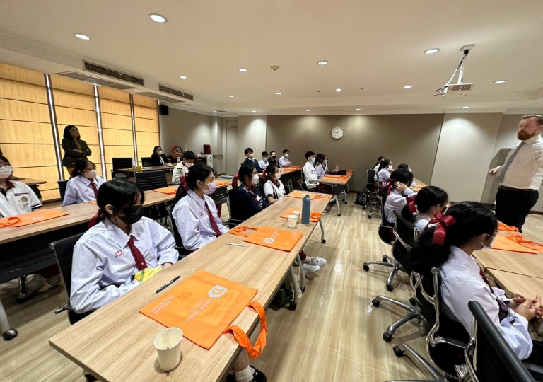 LINE_ALBUM_230606_72
