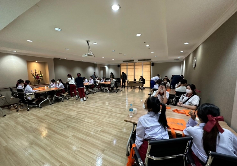 LINE_ALBUM_230606_75