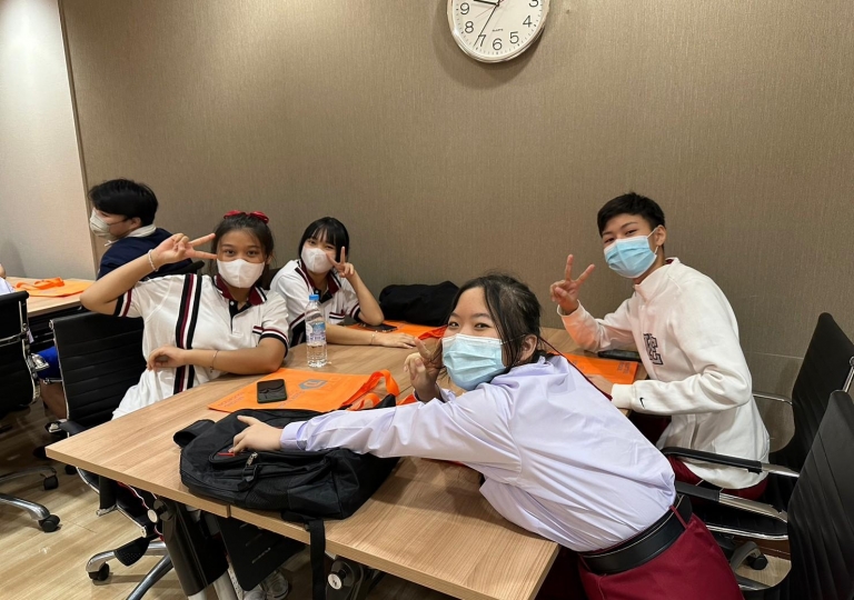 LINE_ALBUM_230606_77