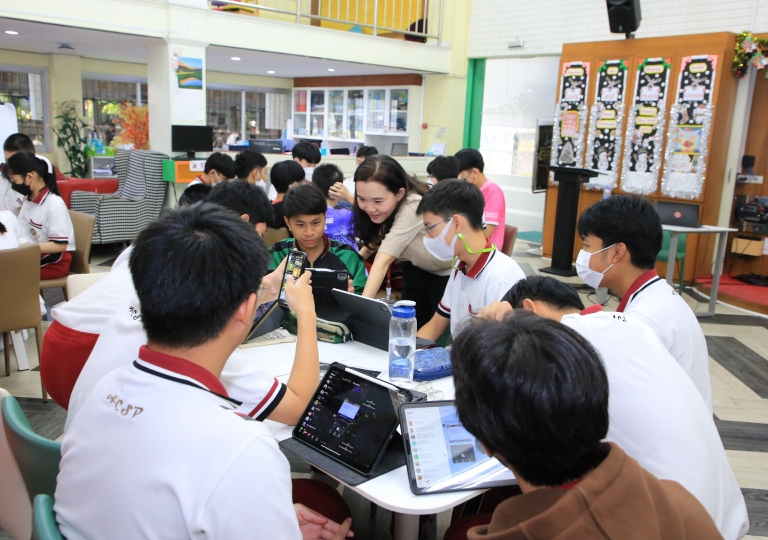 ACSP English Program invited Ajarn Ornanong Narasuwan, a Professional R&D leader and Design Thinking coach, who has over 15 years of management experience, for a Design Thinking Special workshop for Secondary 3 students on 9th January 2024.