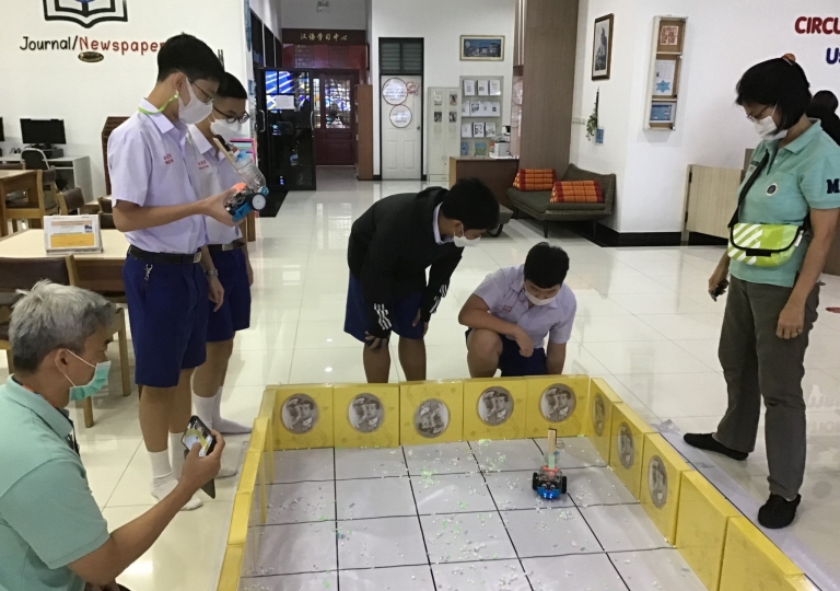 On 19 June 2023, ACSP English Program invited Dr. Wannapong Taimpo, MUIC Associate Professor, and Professor Darapond for the S3 SMART-Physics: Coded Cleaning Robot activity, led my Miss Lalita Manyanont, Head of Curriculum & Instruction (Secondary).