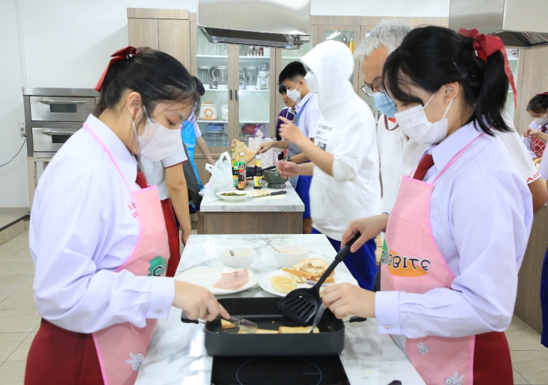 Secondary 5 students completed the “S5 Entrepreneurship 101: Our Mini Resto” cooking activity held at culinary room, 2nd floor, Louis Marie building, designed by Miss Kanokwan Kaewmak and Mr. Batholomew Badar on 30 May 2023.